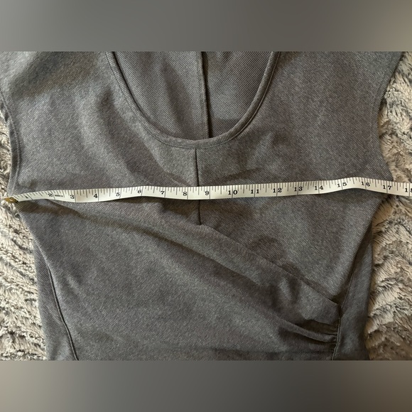 ATHLETA Women’s Bayview Faux Wrap Cap Sleeve Cropped Tee Gray Size Medium - Picture 10 of 10